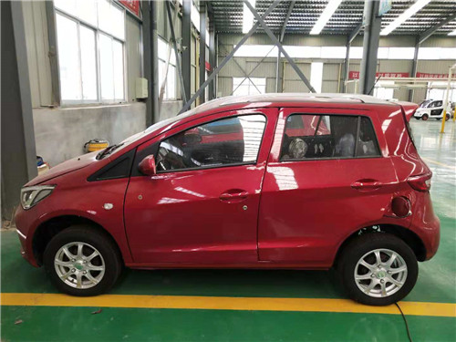 四轮老年代步车